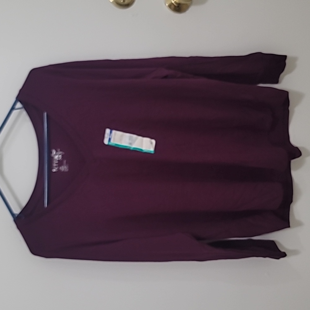 Vneck Semi-Fitted NWT